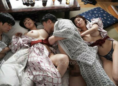 Hai cặp đôi bạn thân đi du lịch rồi đổi người yêu làm tình tìm cảm giác lạ